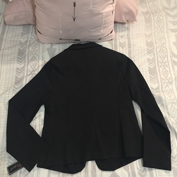 Black blazer - Picture 2 of 2